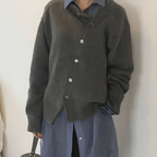Luna | Cardigan con Bottoni Asimmetrici