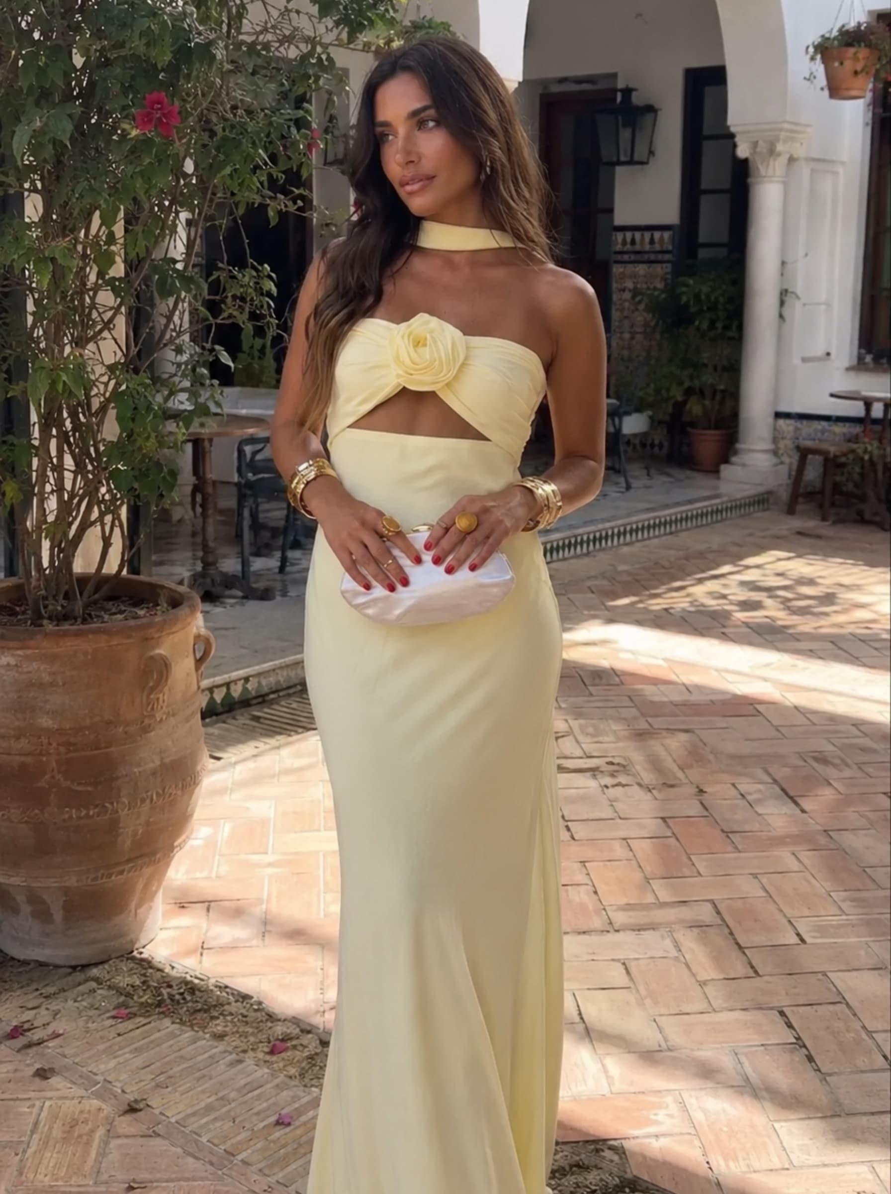 Abito Maxi Halter con Rosa Applicata