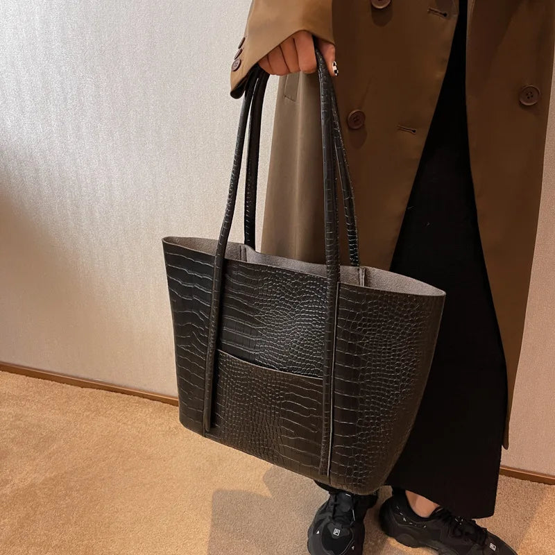 Christina™ | Borsa a spalla raffinata