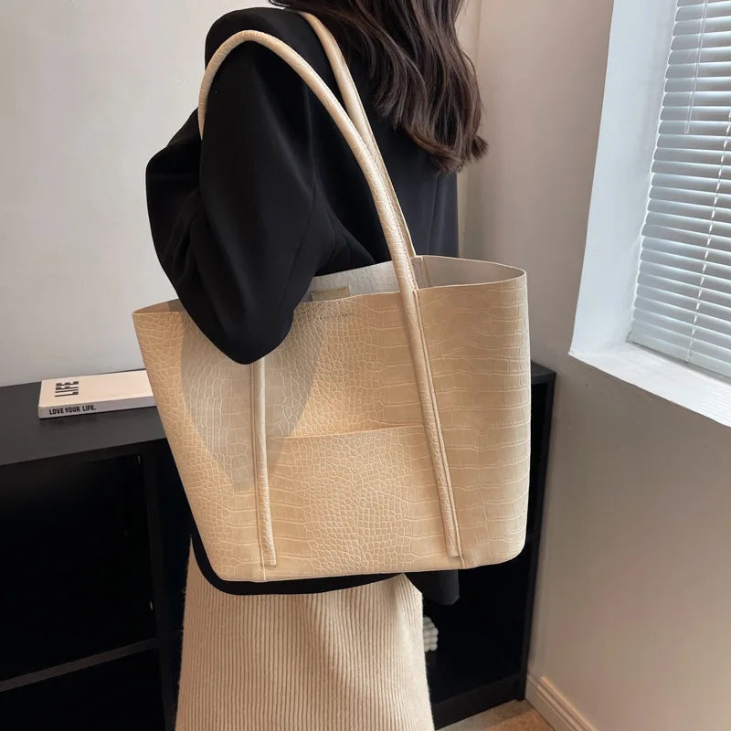 Christina™ | Borsa a spalla raffinata