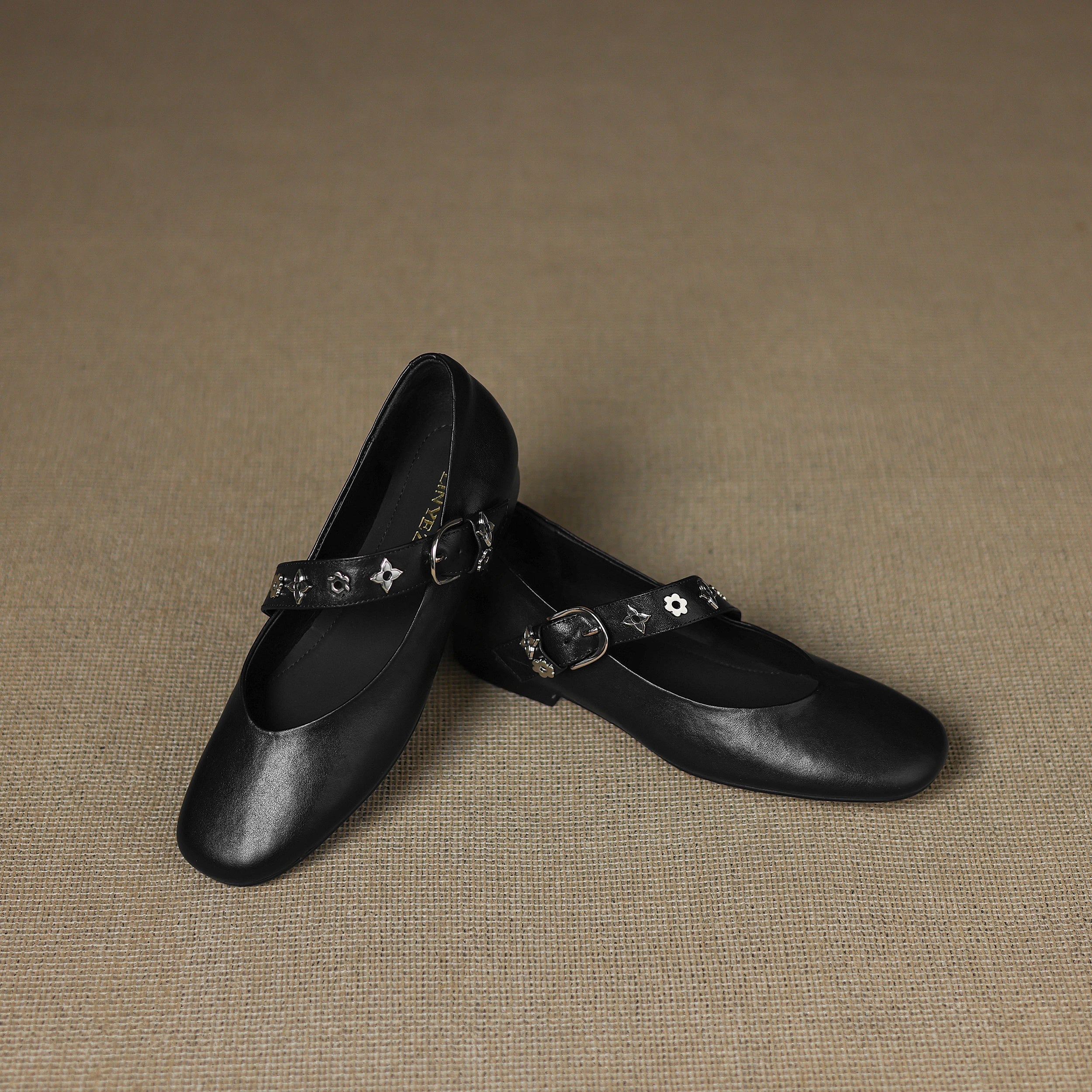 Elda | Flats in Pelle Genuina