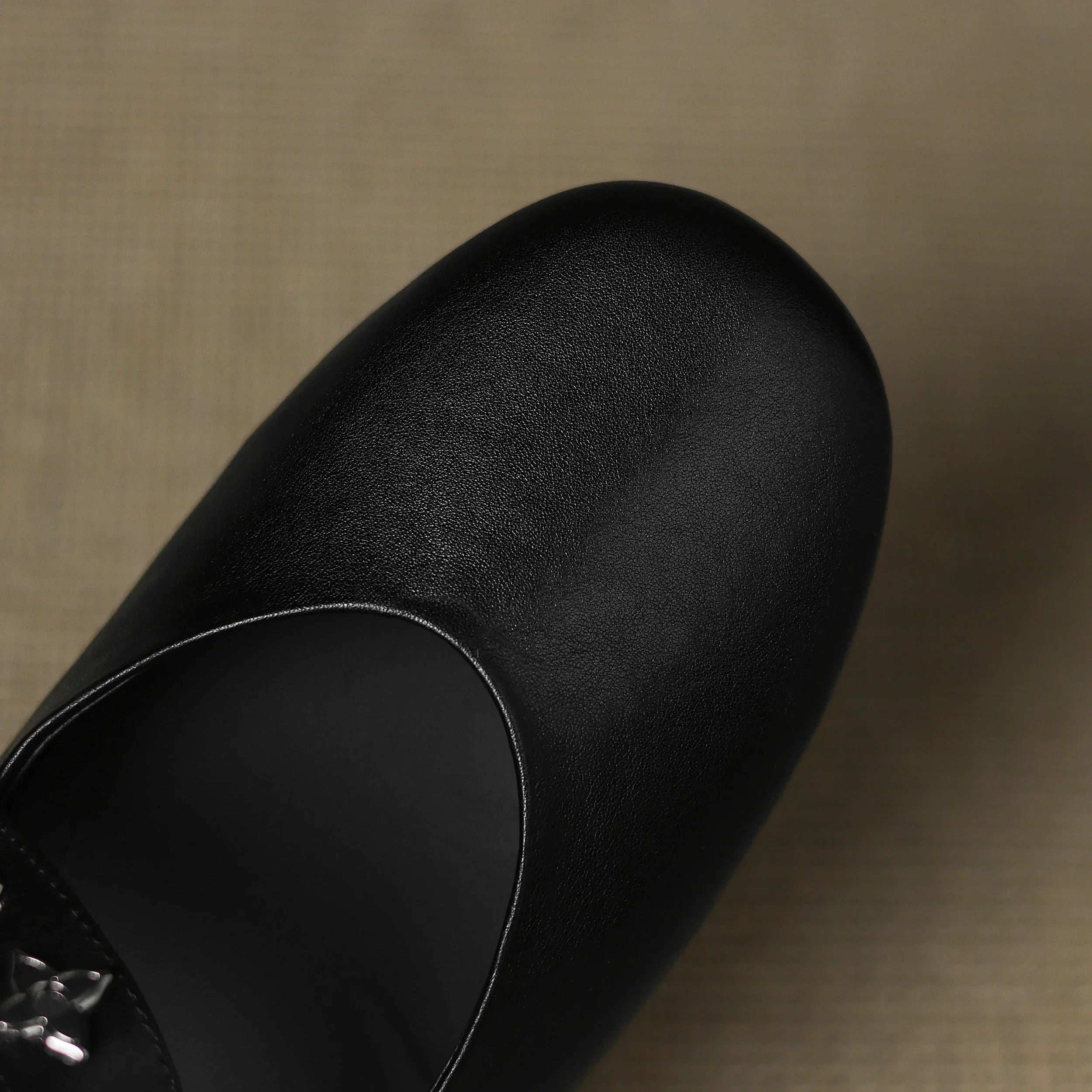 Elda | Flats in Pelle Genuina