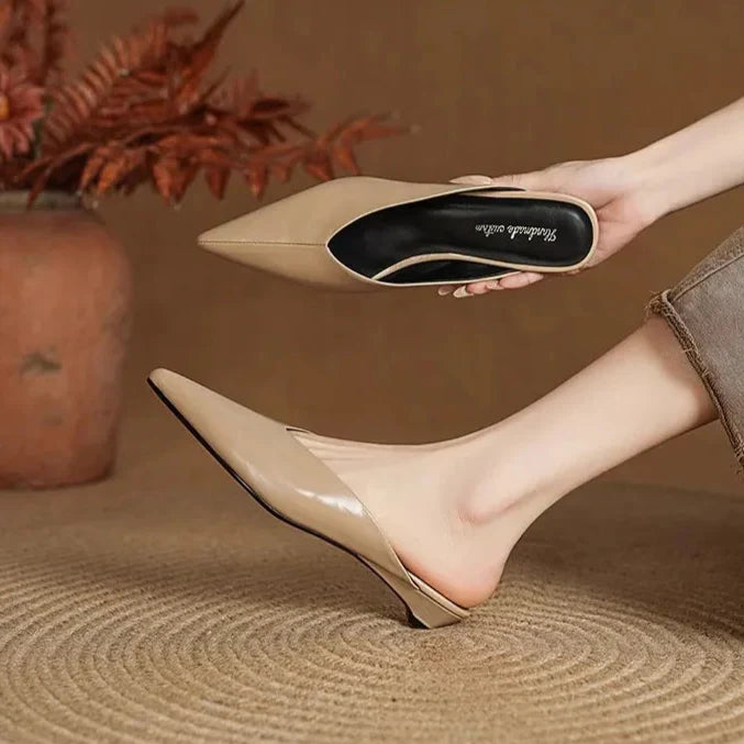 Mules in pelle Eneva